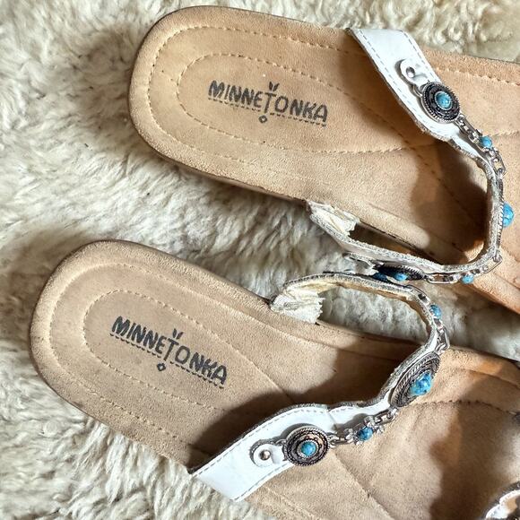 Minnetonka White Leather Boca Slide III Sandals Sz 9 Turquoise Conchos Tribal - Picture 4 of 9